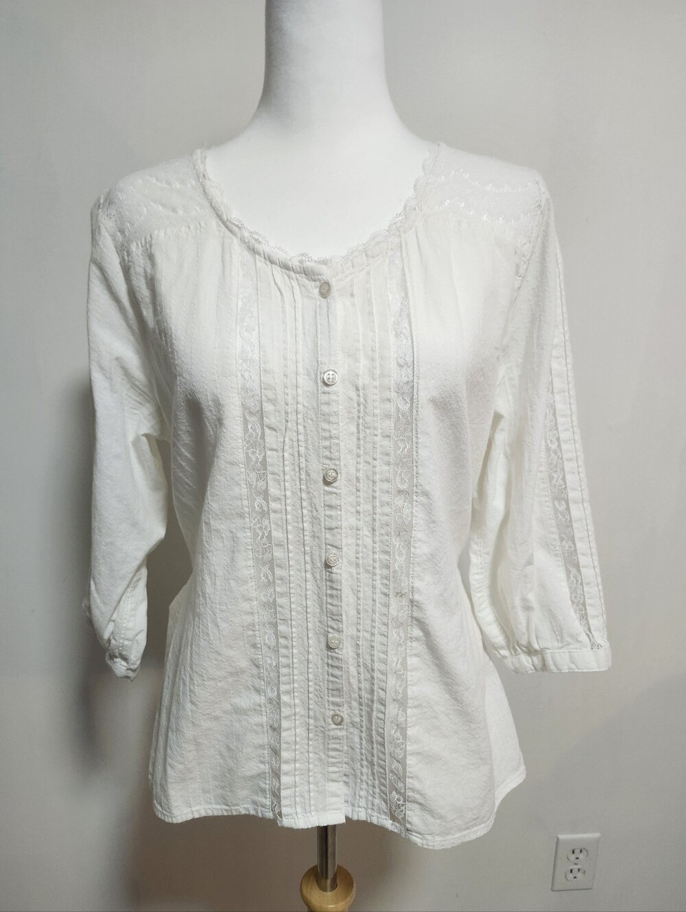 MUDD Women's White Button-Front Lace Trim Blouse